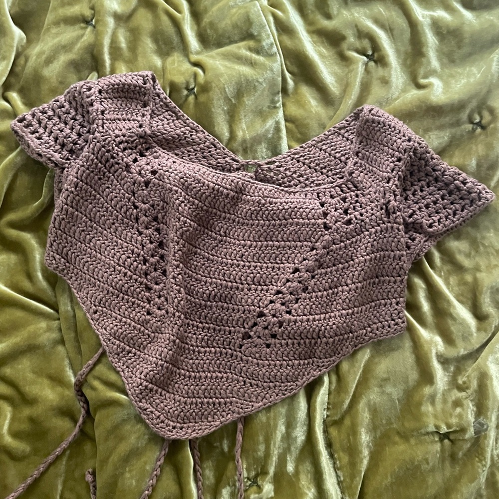 Brown cropped knit top